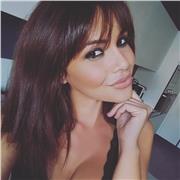 Laureata in Economia impartisce lezioni per ragazzi di scuole elementari, medie e superiori, scuole superiori diritto ed economia aziendale